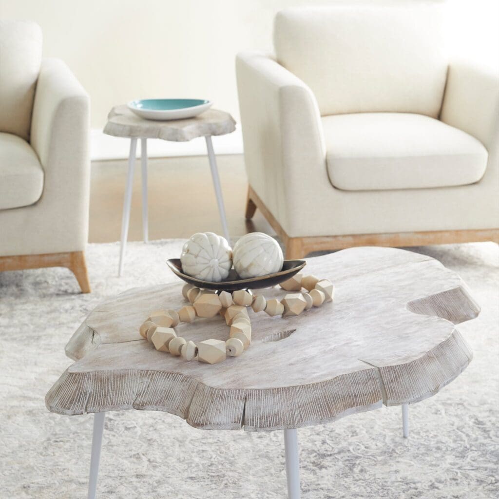 Cyan Design 09837 Cerith Tray - Horn And Silver - Large