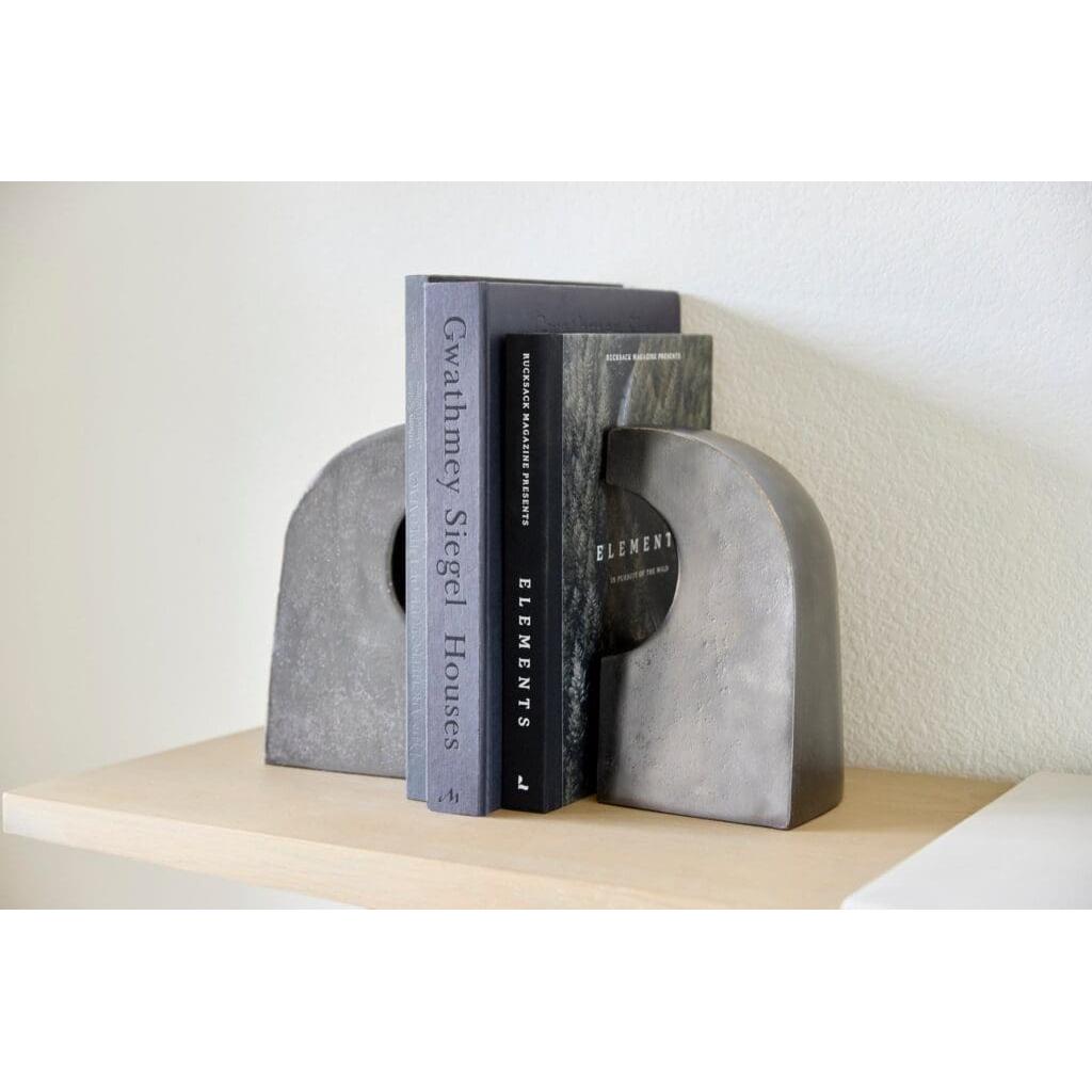 Cyan Design 11528 Apostrophe Bookends - Bronze