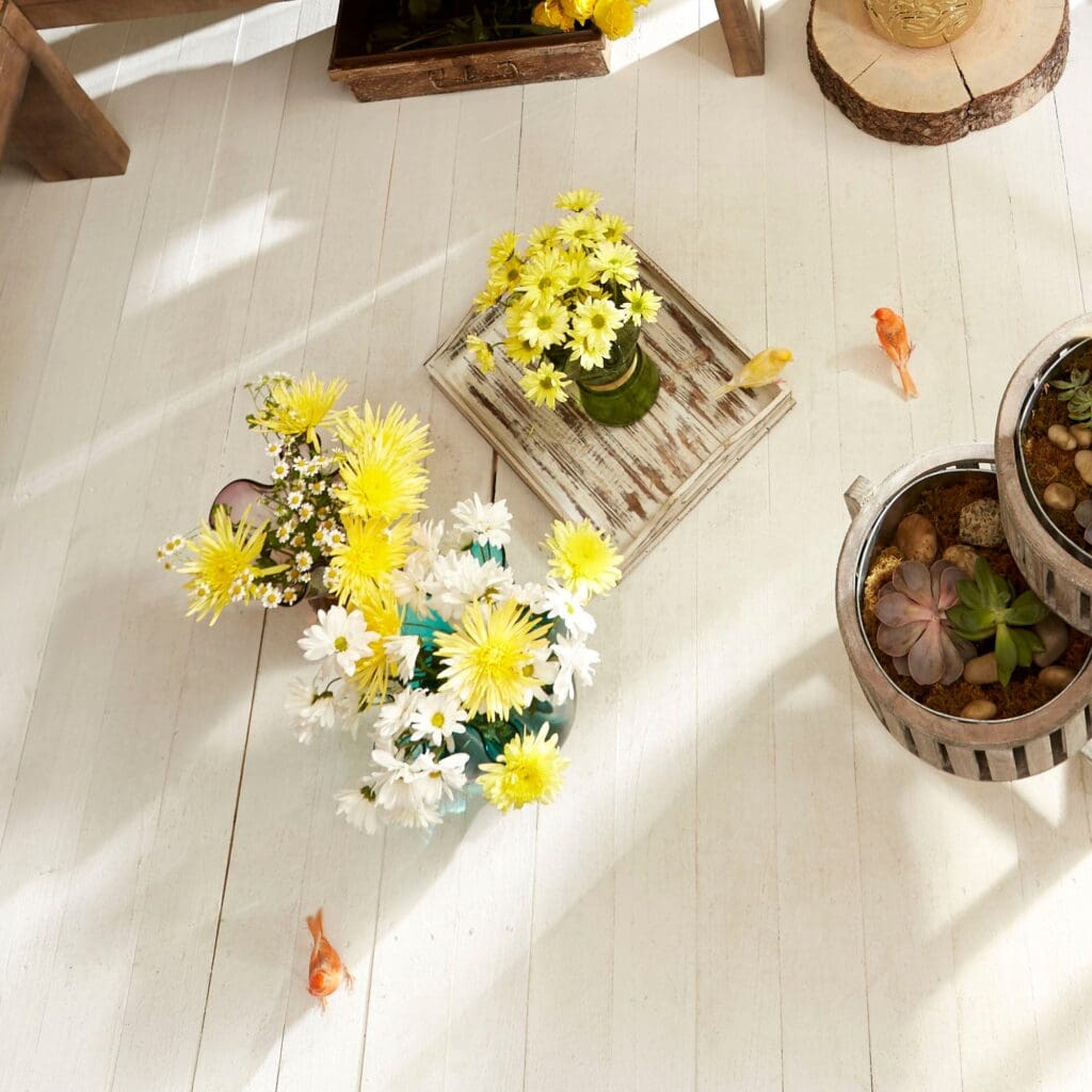 Cyan Design 05099 Cascade Screen Planter - Antique White