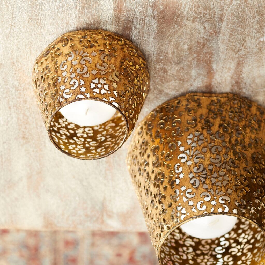 Cyan Design 06210 Filigree Dream Cntr - Antique Gold - Large