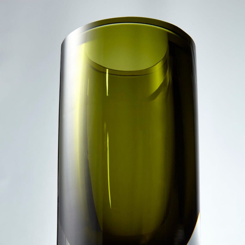 Cyan Design 10018 Majeure Vase - Brown And Green - Medium