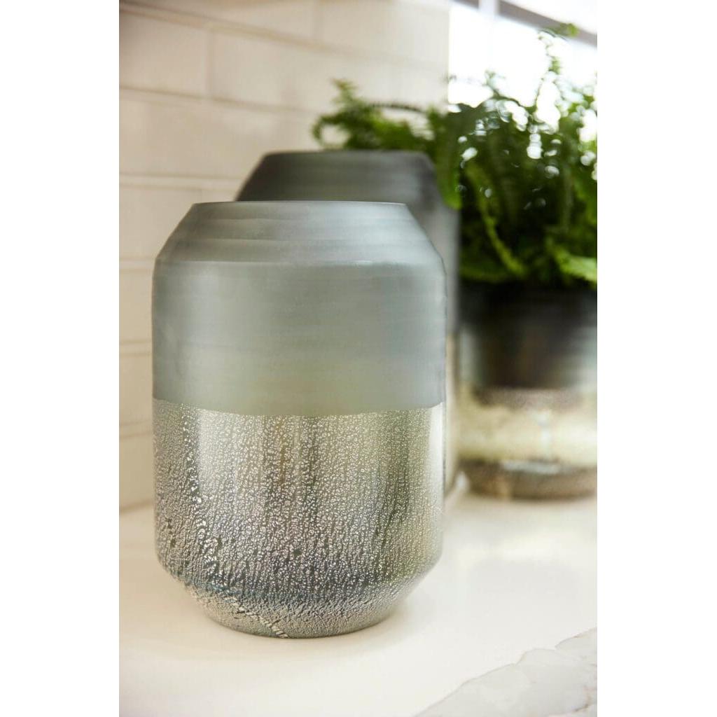 Cyan Design 11103 Alchemy Vase - Grey And Guilded Silver - Medium