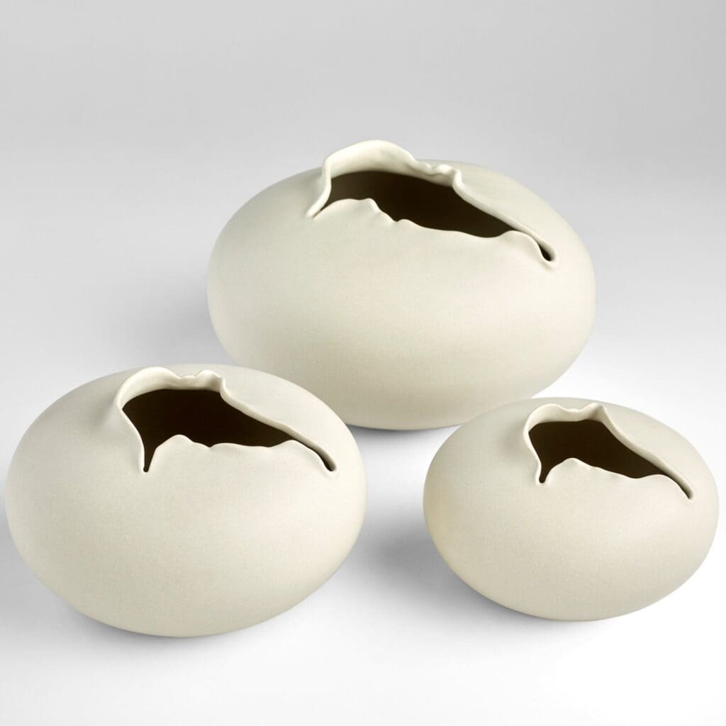 Cyan Design 11404 Tambora Vase - Off White - Large