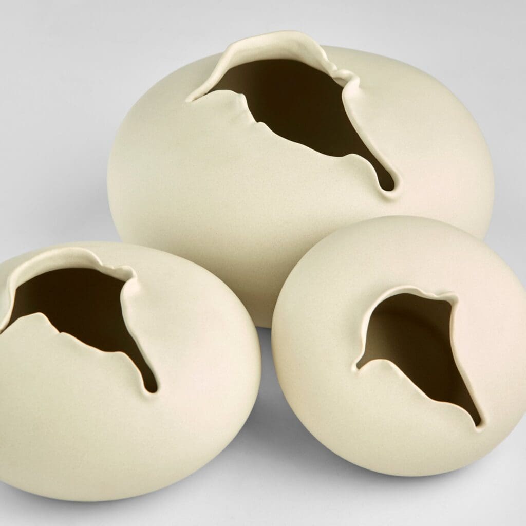 Cyan Design 11404 Tambora Vase - Off White - Large