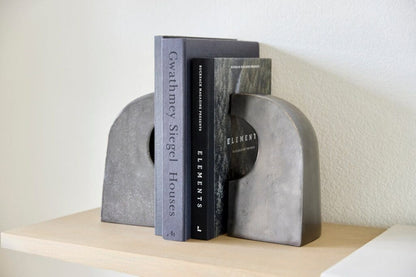 Cyan Design 11528 Apostrophe Bookends - Bronze