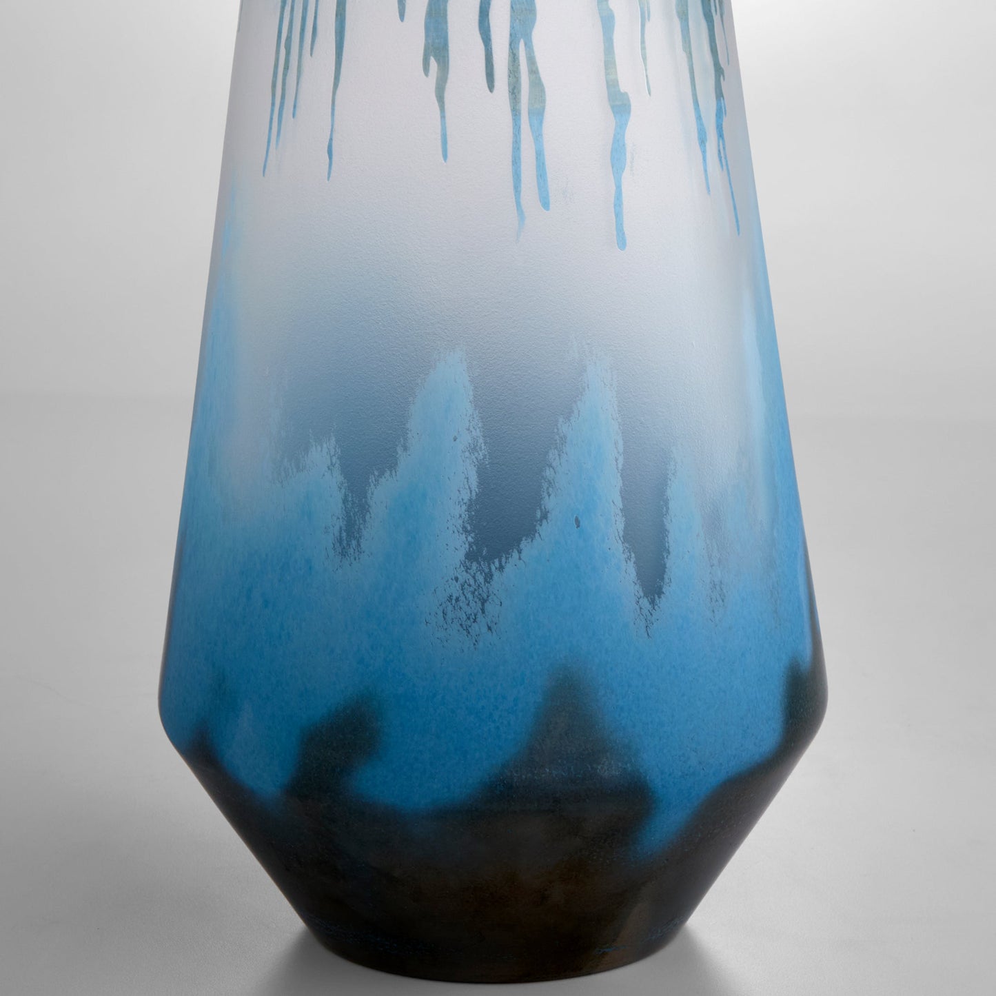 Cyan Design 12067 Vase, Decorative Vase, Reactive Glaze, Blue