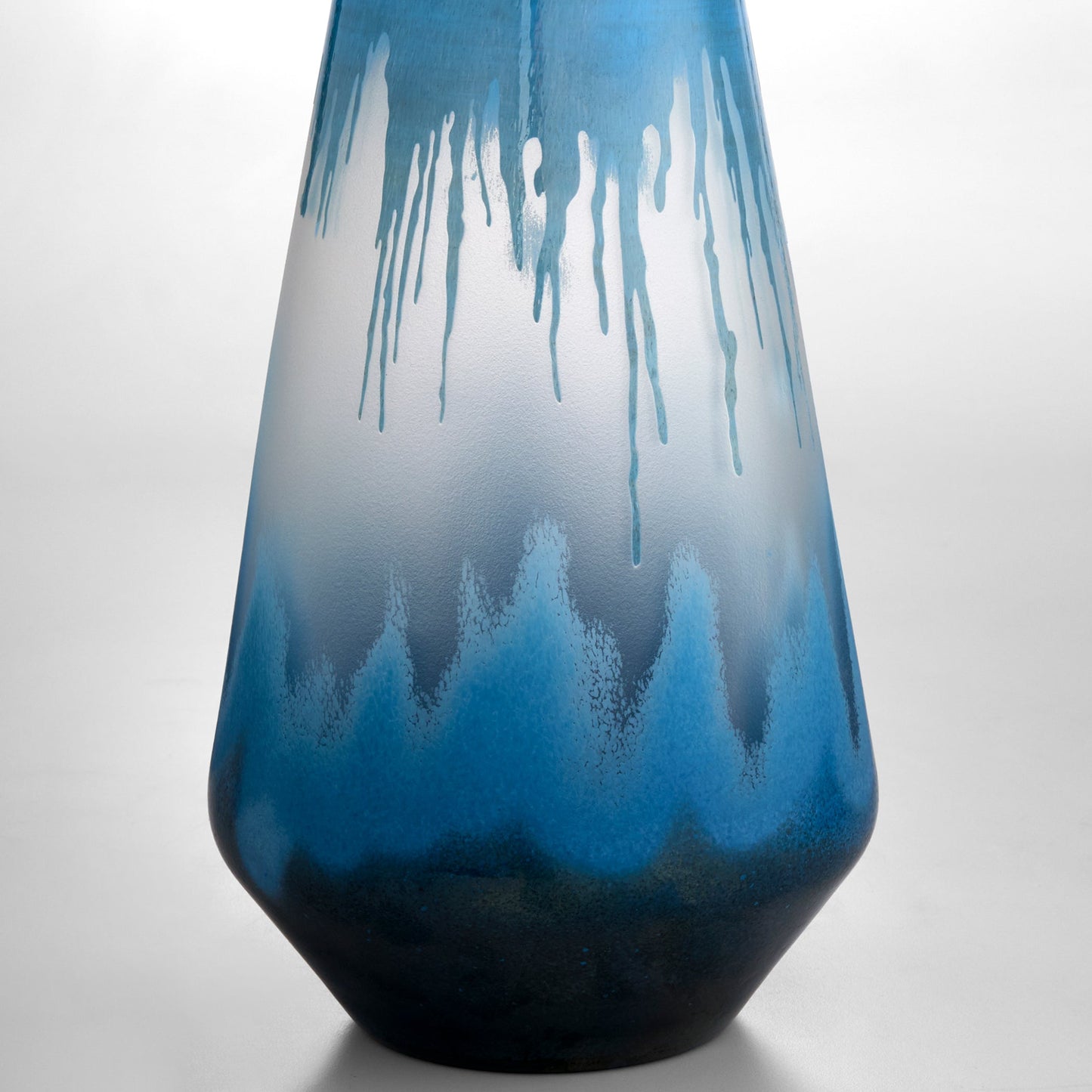 Cyan Design 12068 Vase, Decorative, Reactive Glaze, Blue