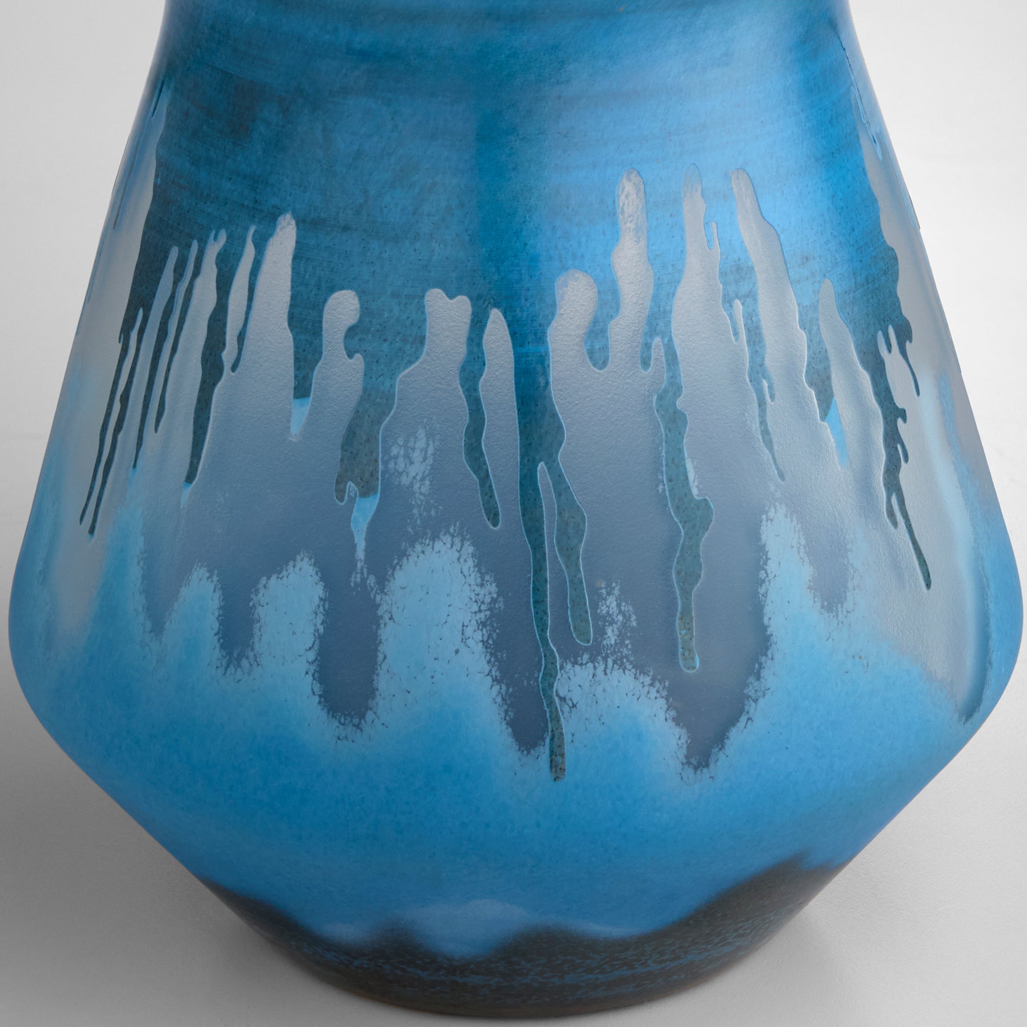 Cyan Design 12069 Vase, Blue - Reactive Glaze, Glass
