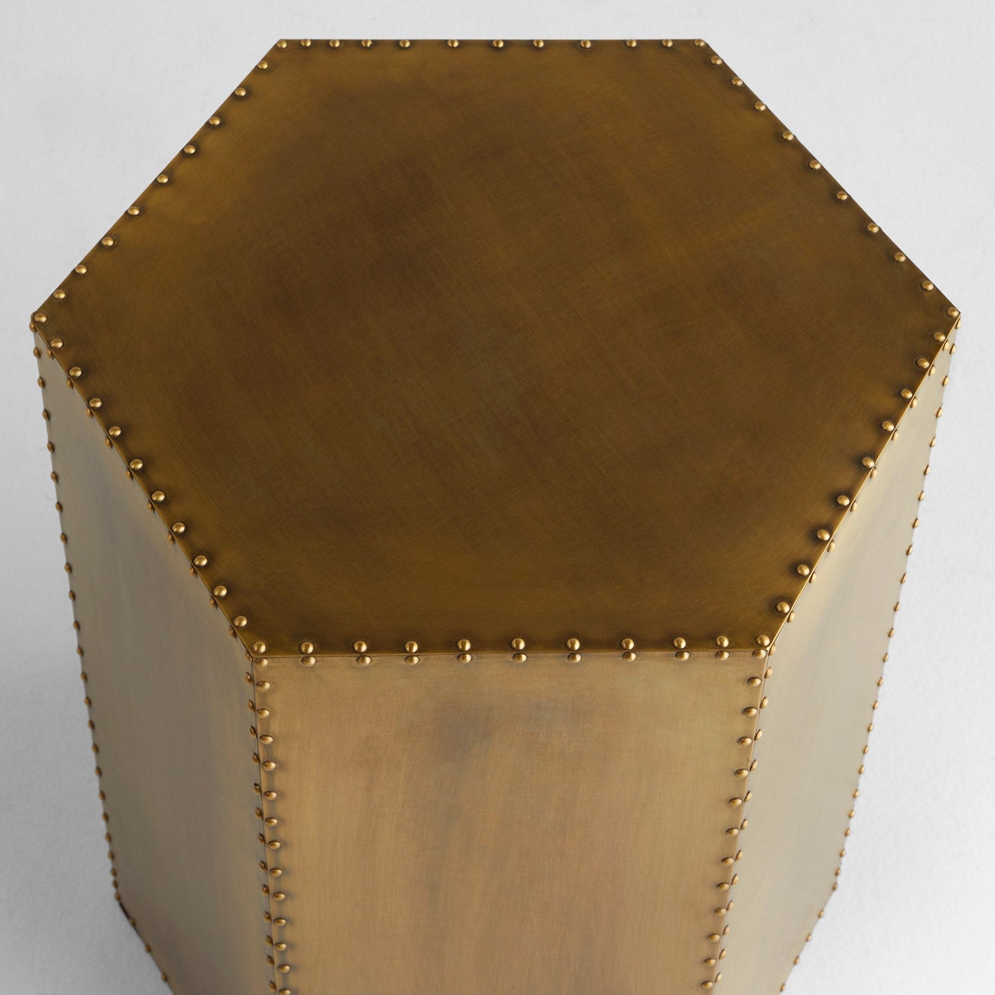 Cyan Design Korio 12117 Table, Brass