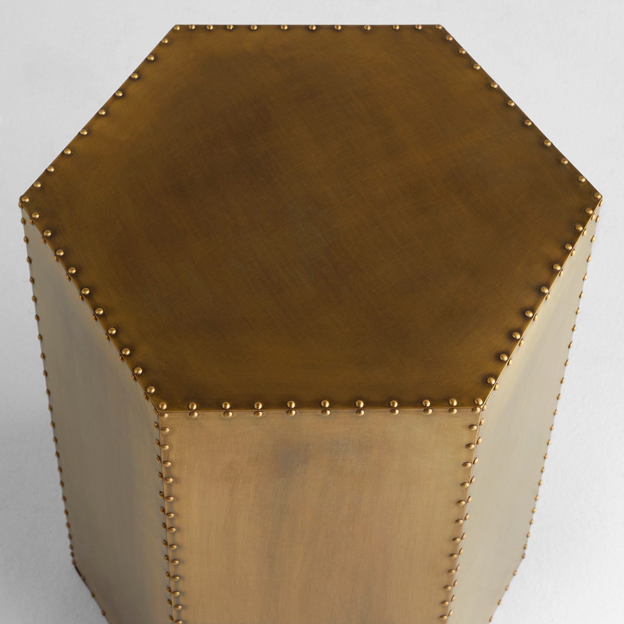 Cyan Design Korio 12117 Table, Brass