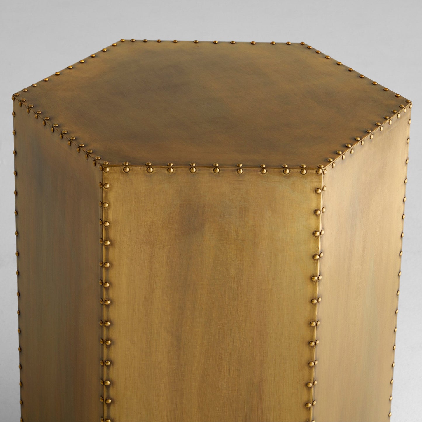 Cyan Design Korio 12117 Table, Brass
