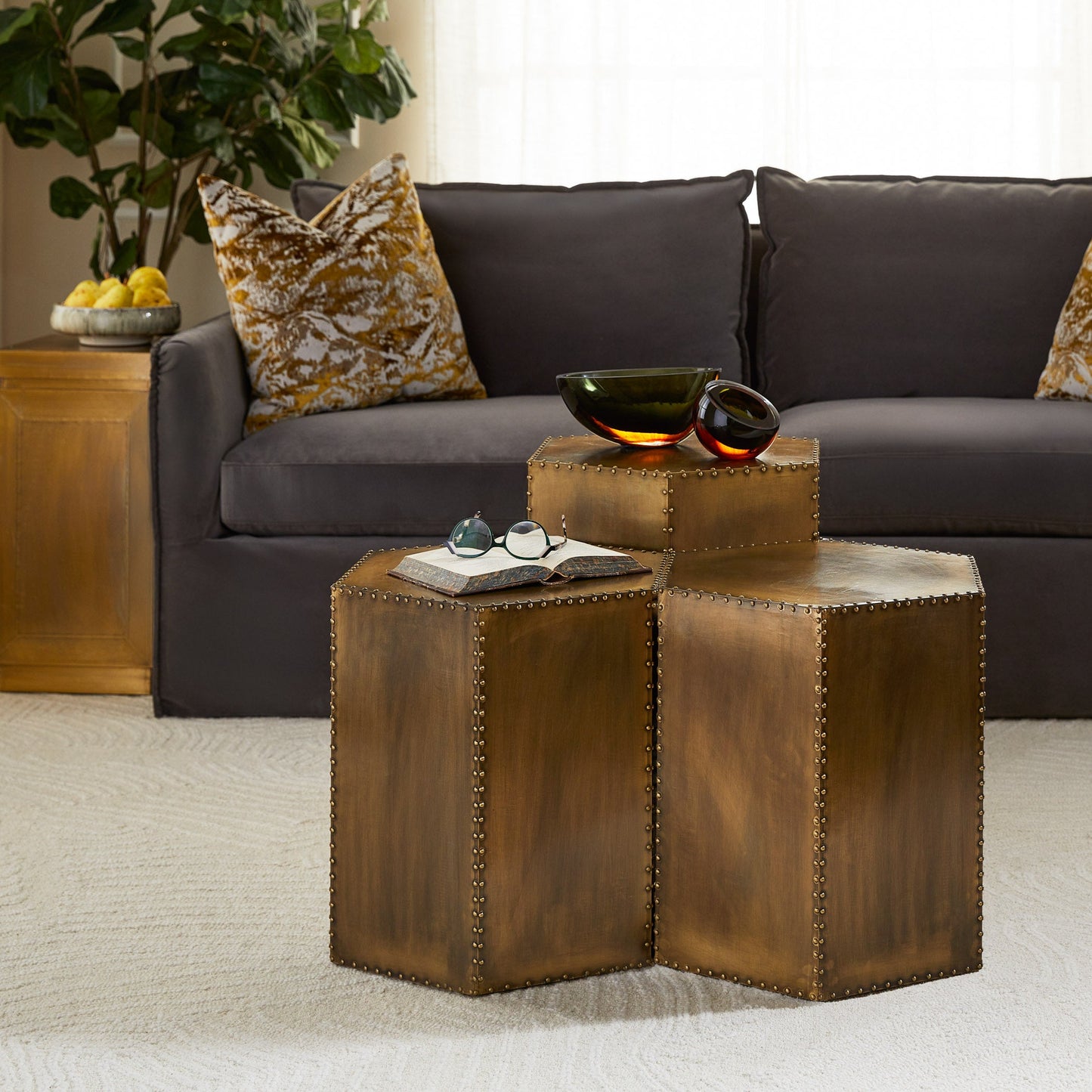 Cyan Design Korio 12117 Table, Brass