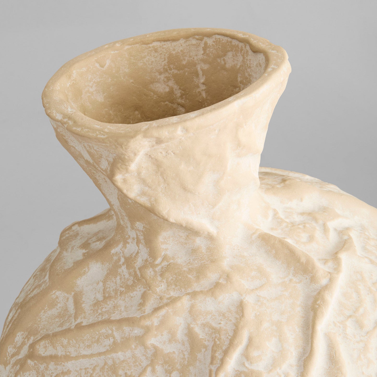 Cyan Design Zimurtu 12172 Vase, Off-White