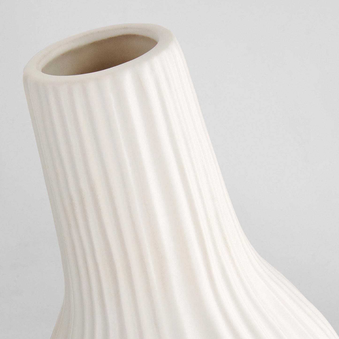 Cyan Design 12183 Vase, Decorative, Earthenware, Debossed Texture, White