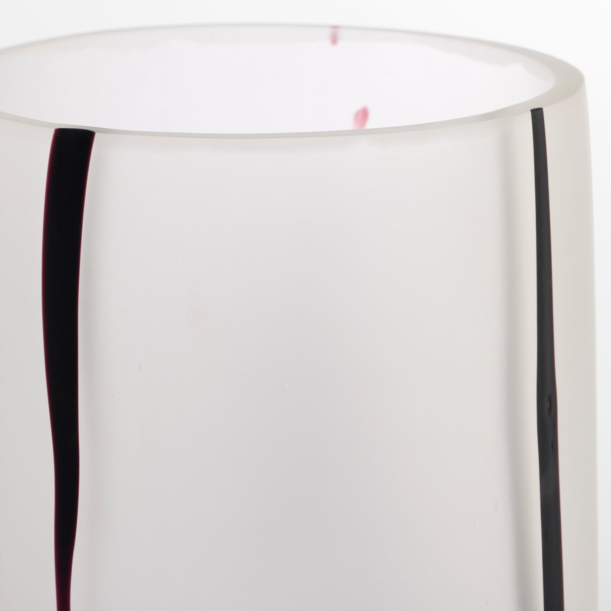 Cyan Design Crawford 12215 Vase, 12215 Crawford, Vase, Dimensions: 12.75"(w) x 12.75"(h) x 11.25"(L), Finish: White | Black