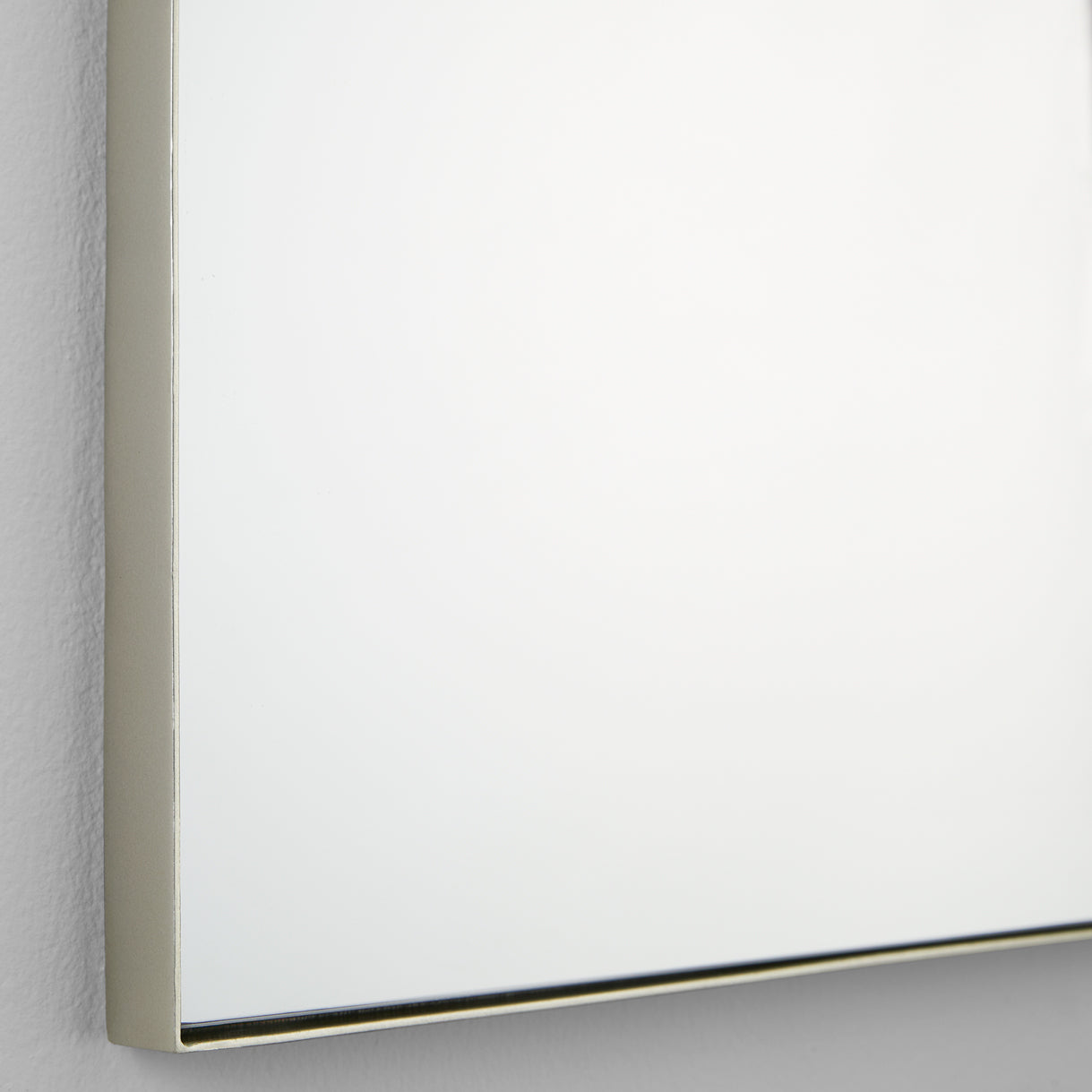 Quorum 14-2946-61 Mirror - Silver Finished