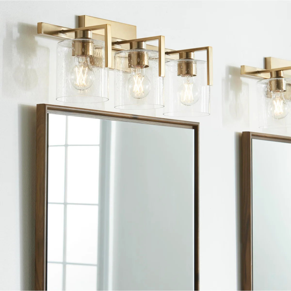 Quorum 5190-3-80 Vanity 3 Light Clear Seeded Glass Transitional - Aged Brass