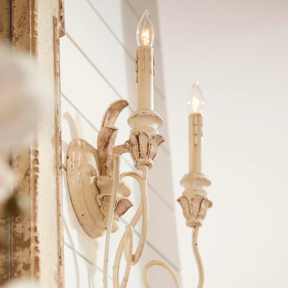 Quorum Salento 5306-2-70 2 Light Wall Mount Sconce Traditional - Persian White