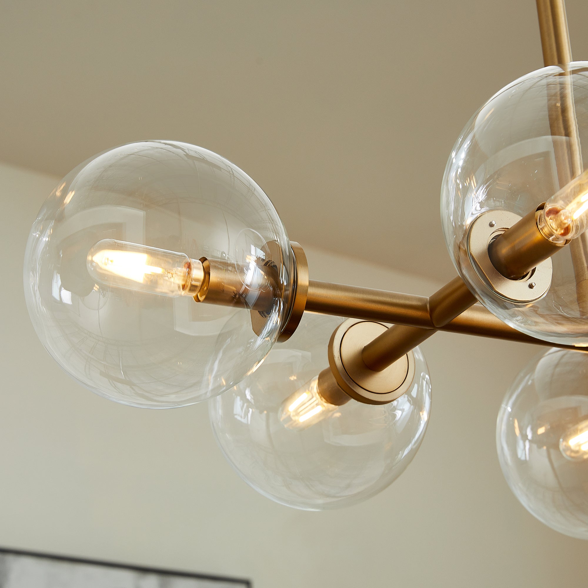 Quorum Rovi 6132-8-80 Chandelier - Aged Brass