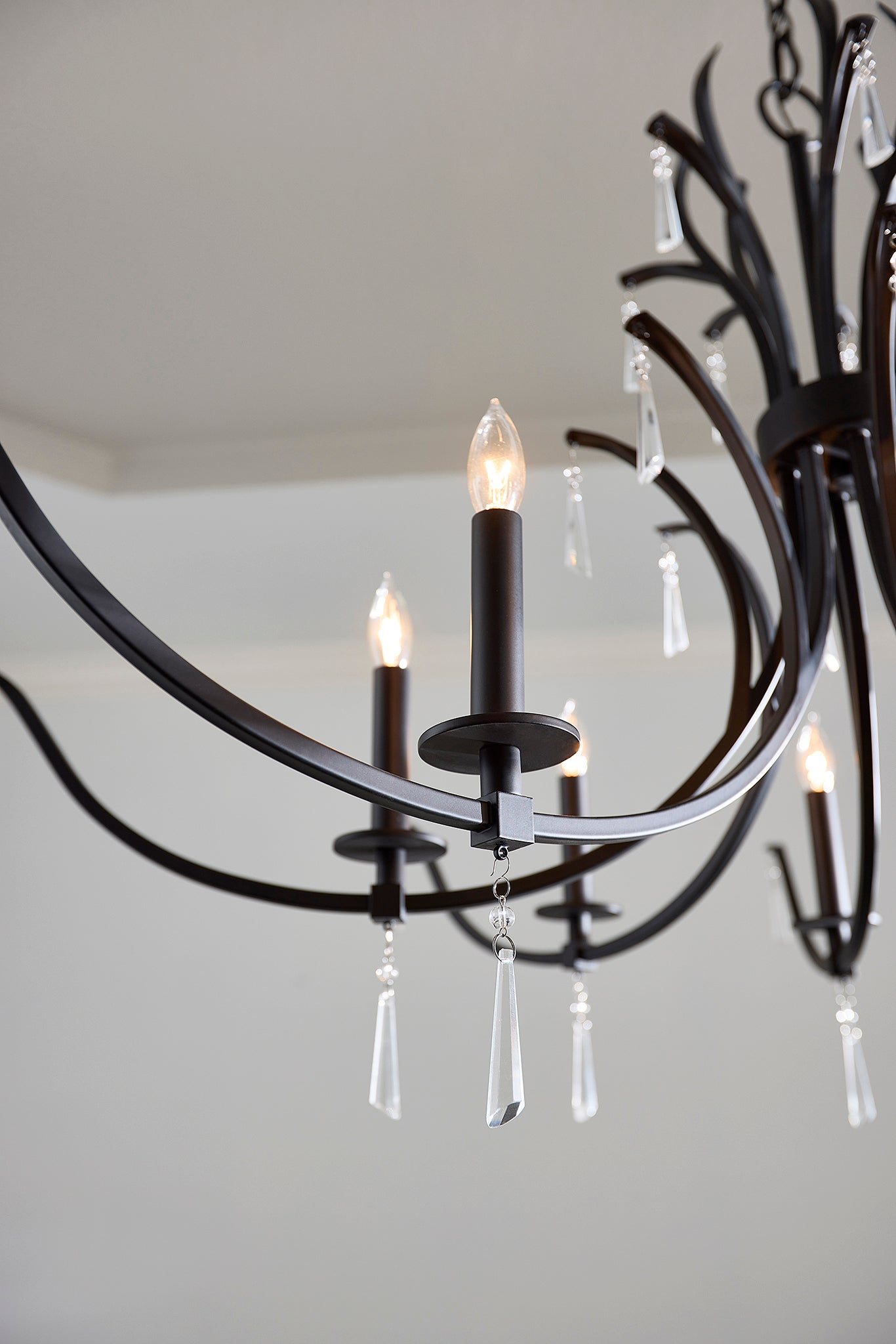 Quorum Majesty 620-8-59 Chandelier - Matte Black