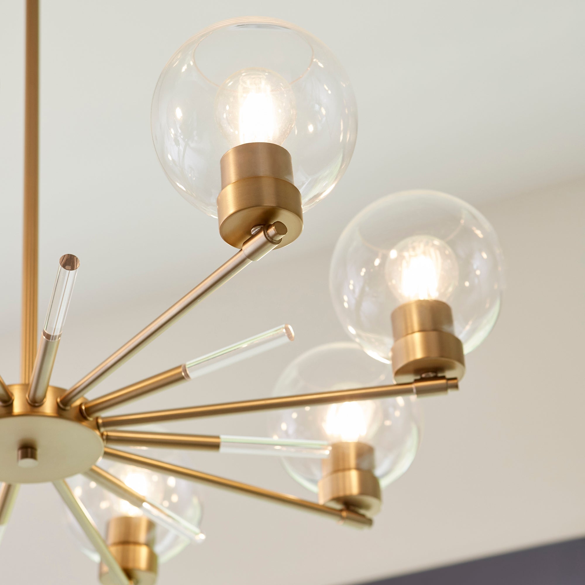 Quorum Volßn 6317-8-80 Chandelier - Aged Brass